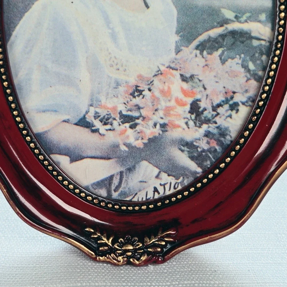 Vintage‎ Style Oval Burgundy Gold Ornate Picture Frame Victorian Child Portrait